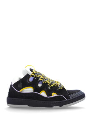 ‘Curb’ sports shoes